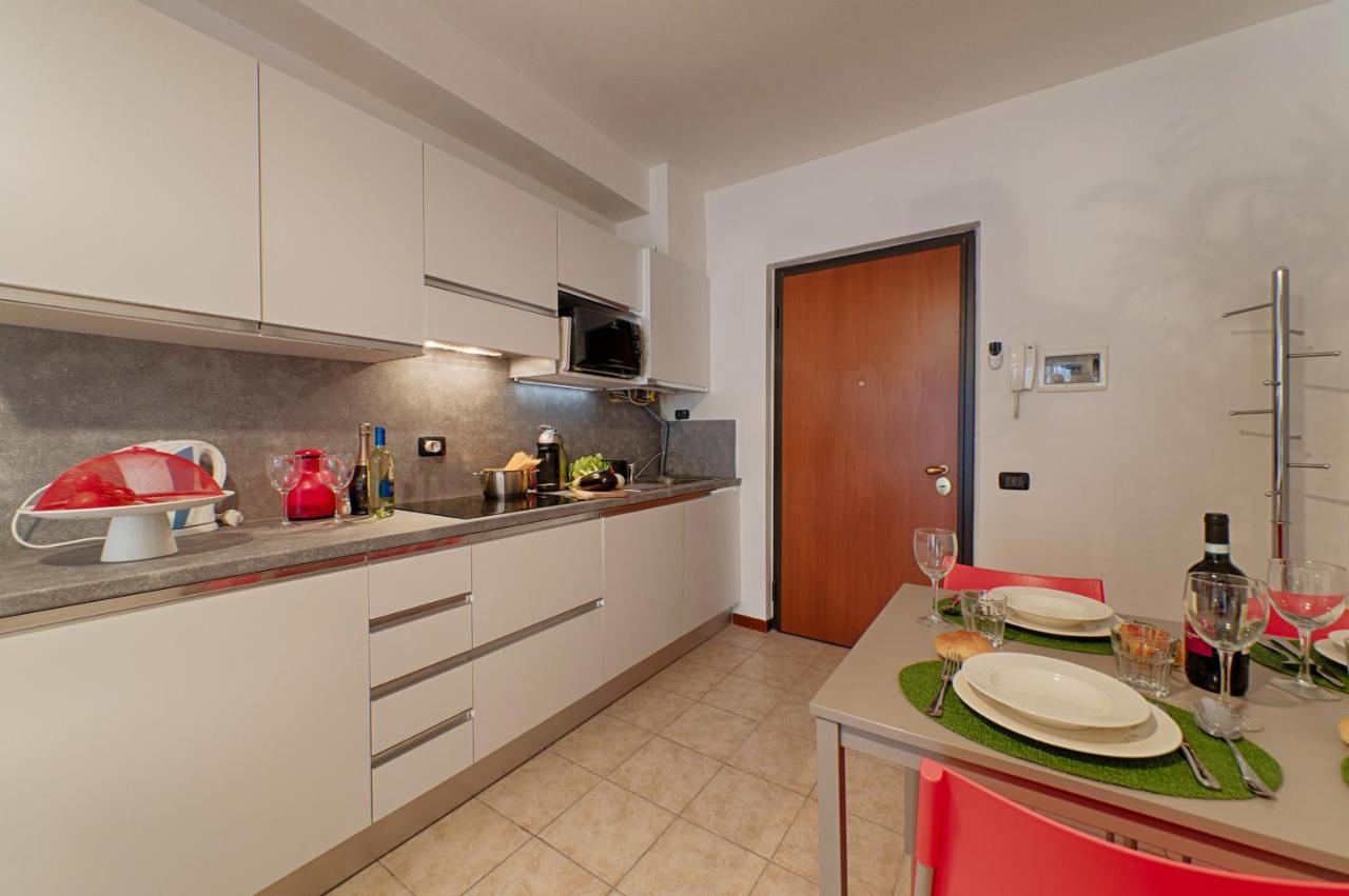 Modern Lakefront 2-Bedroom Apartment Acquaseria Dış mekan fotoğraf